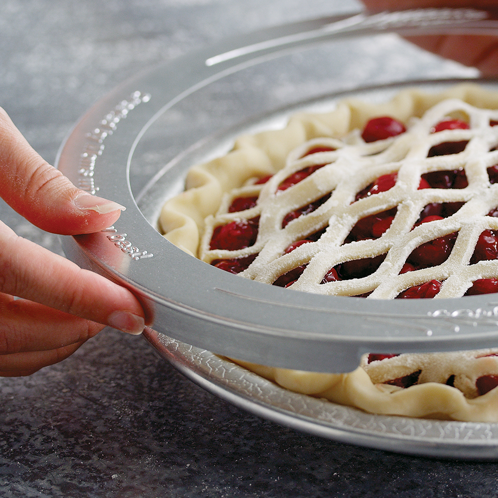 pie-crust-protector-and-pan