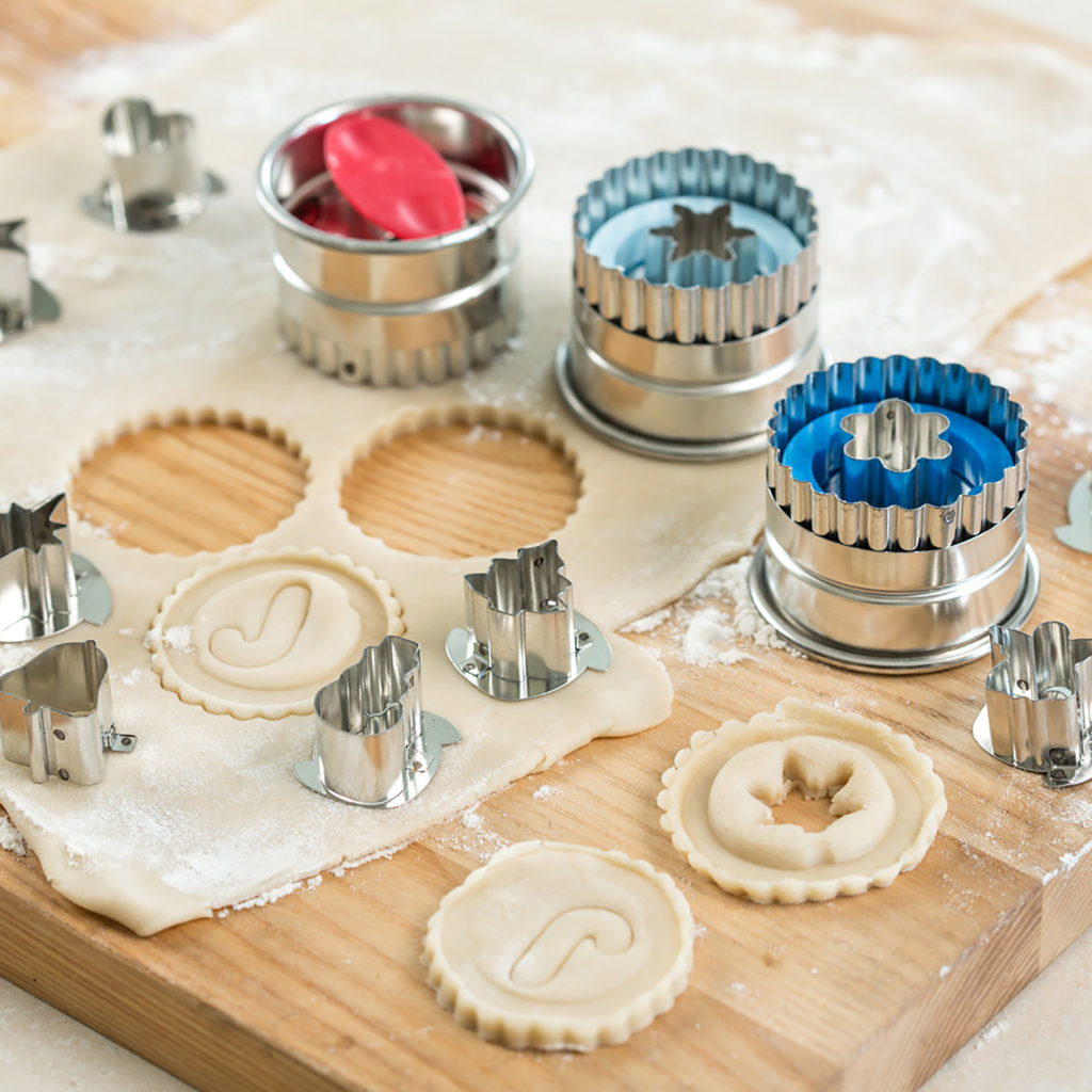Make fancy jam-filled cookies easily with our European-inspired cookie sets! At Lehmans.com.