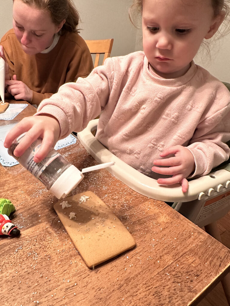 Decorating gingerbread house