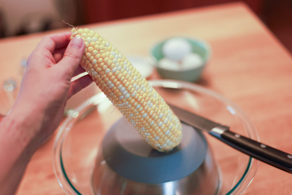 removing kernels off corn cob