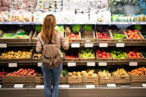 women shopping for groceries